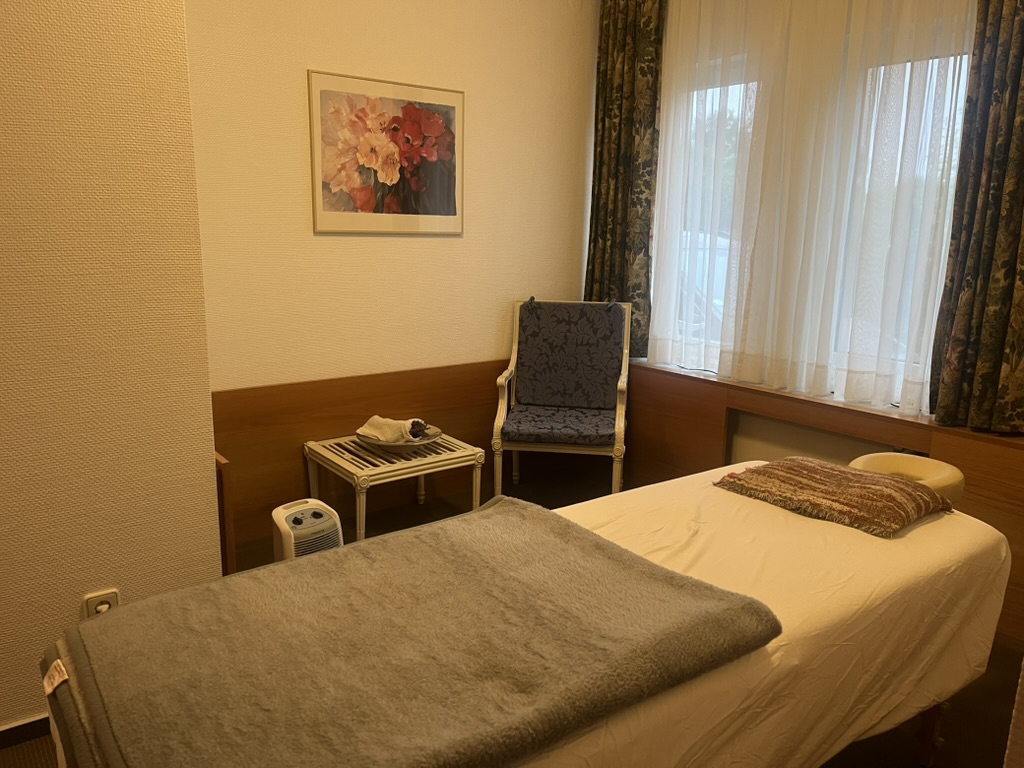 A8FA6F10-C0FE-4885-997B-52AA34CB69B1_1_105_c